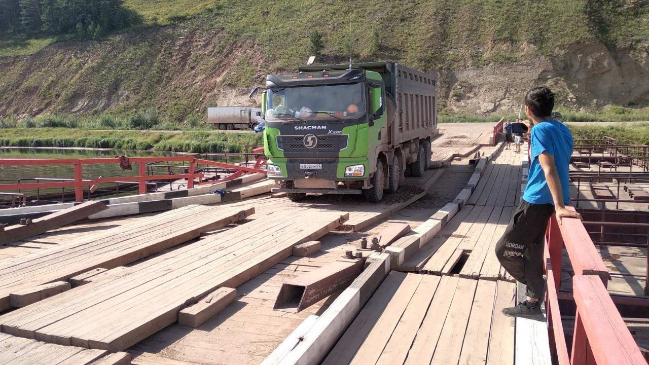 Проезд по мосту через Лену в Жигаловском районе закроют на неделю