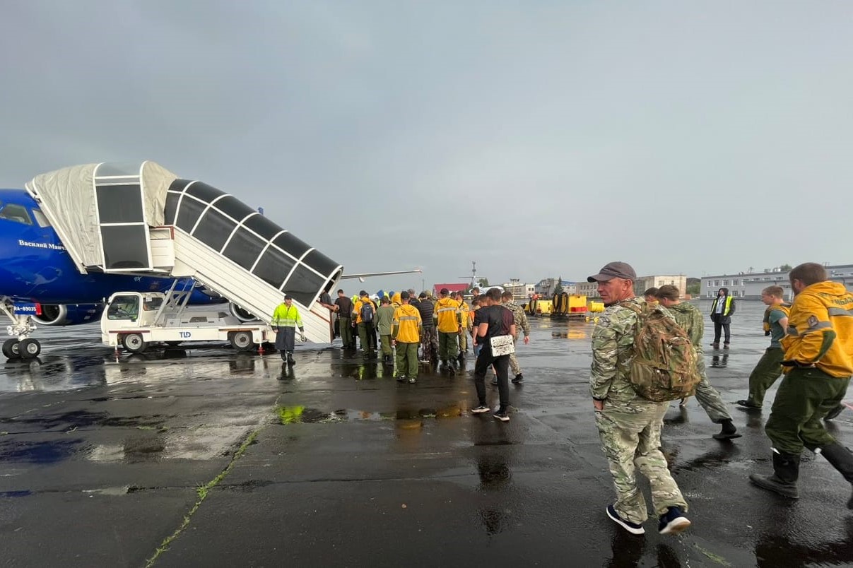 Пожарные Иркутской области отправились в Якутию для помощи в тушении возгораний
