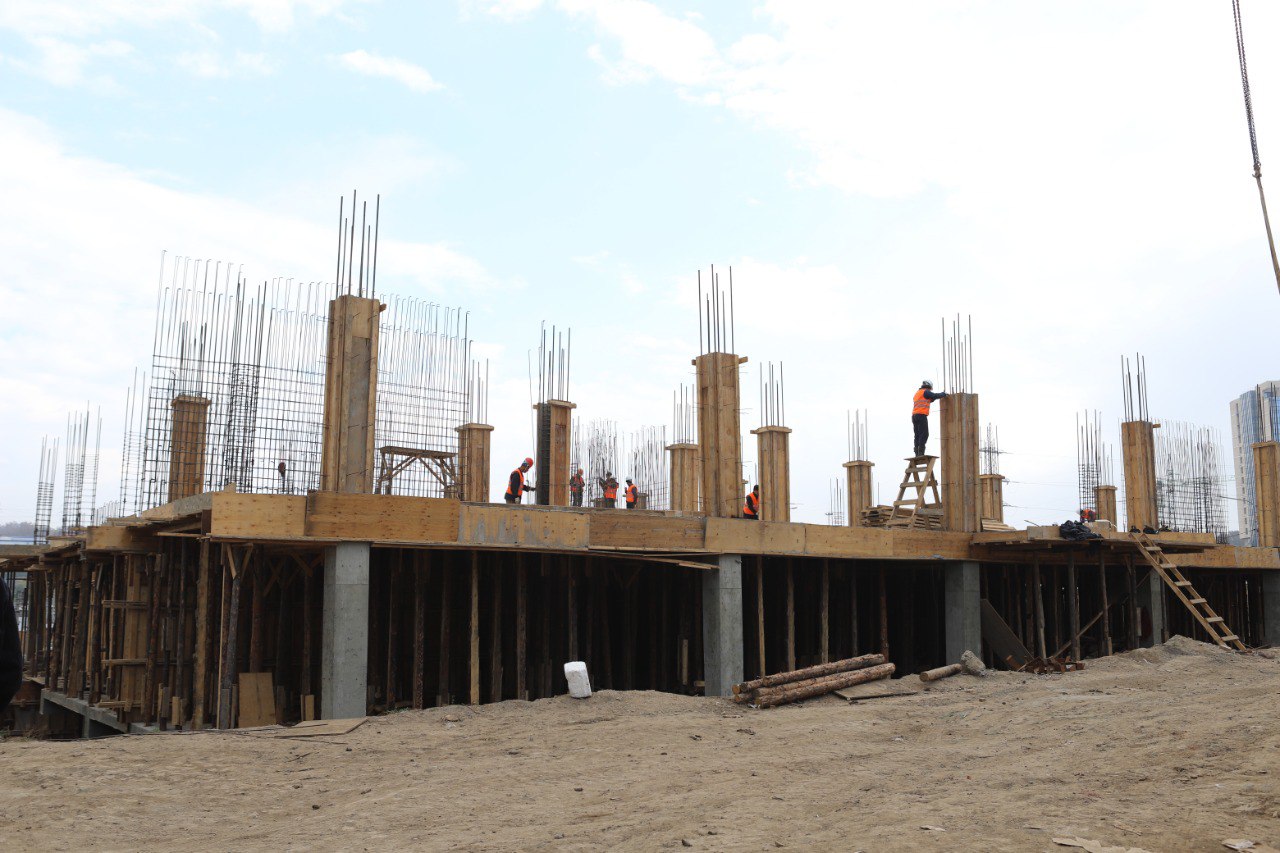 Мэр поручил увеличить количество рабочих на стройке детсада в Нижней Лисихе