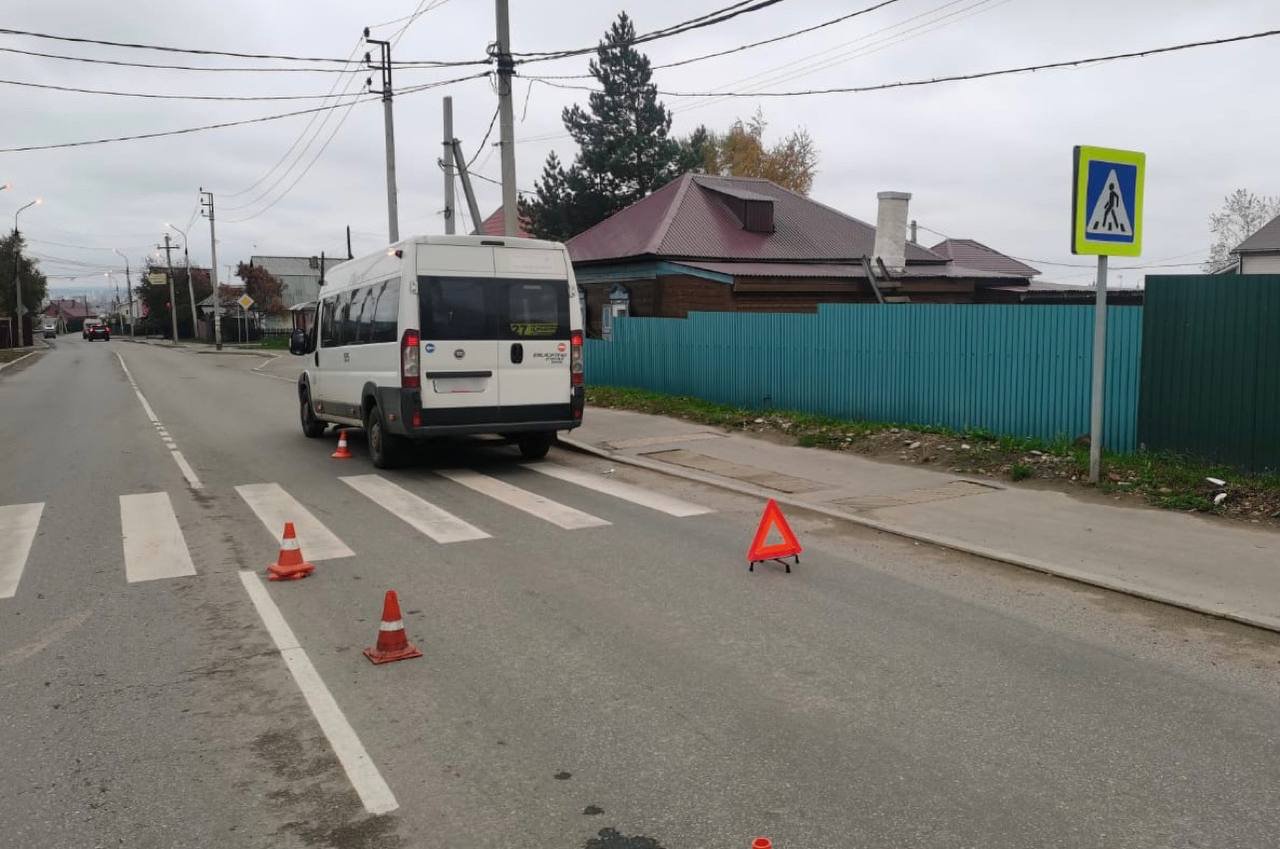 В Иркутске школьницу на переходе сбила маршрутка