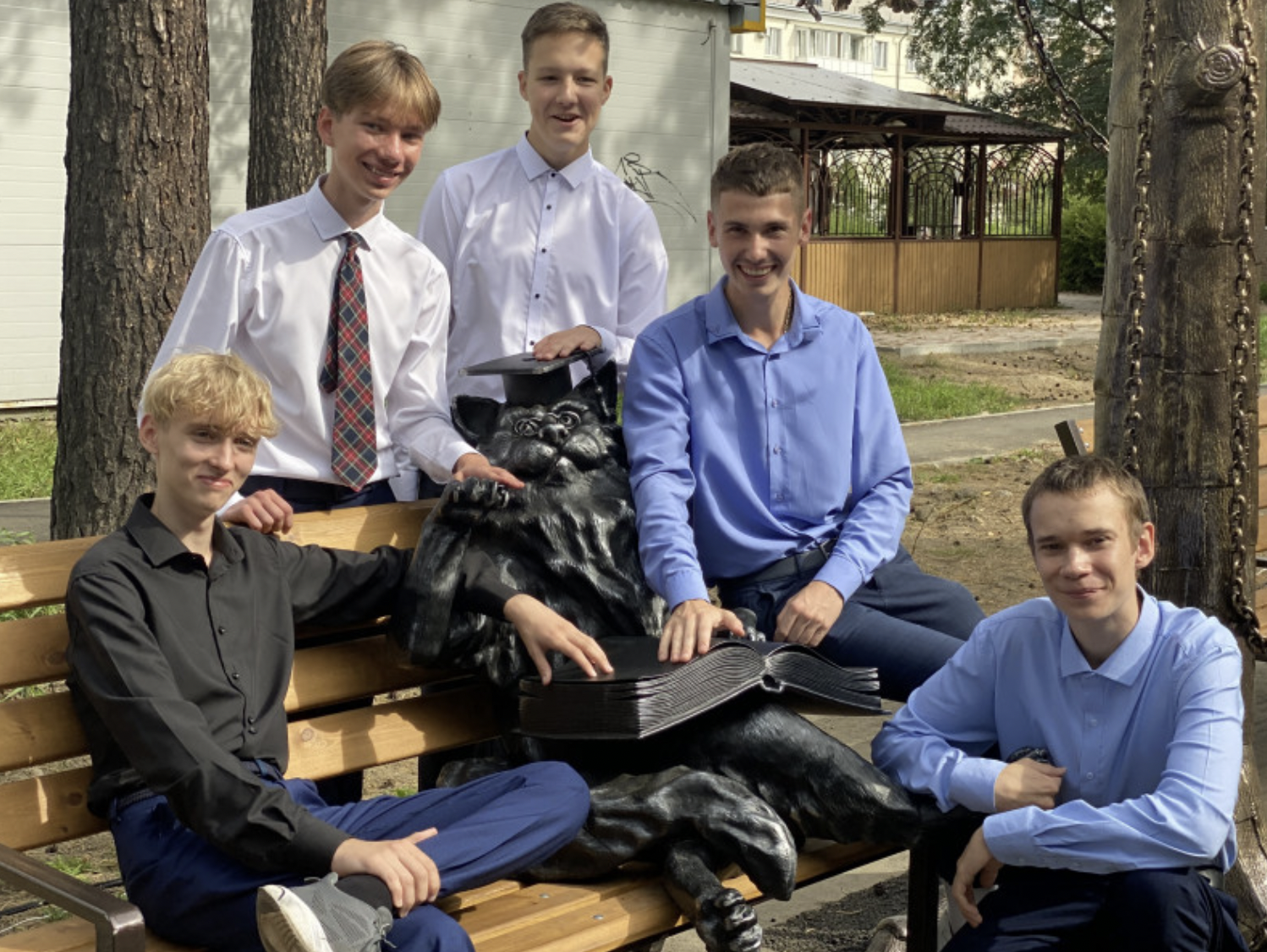 В Ангарске установили скульптуру Кота ученого