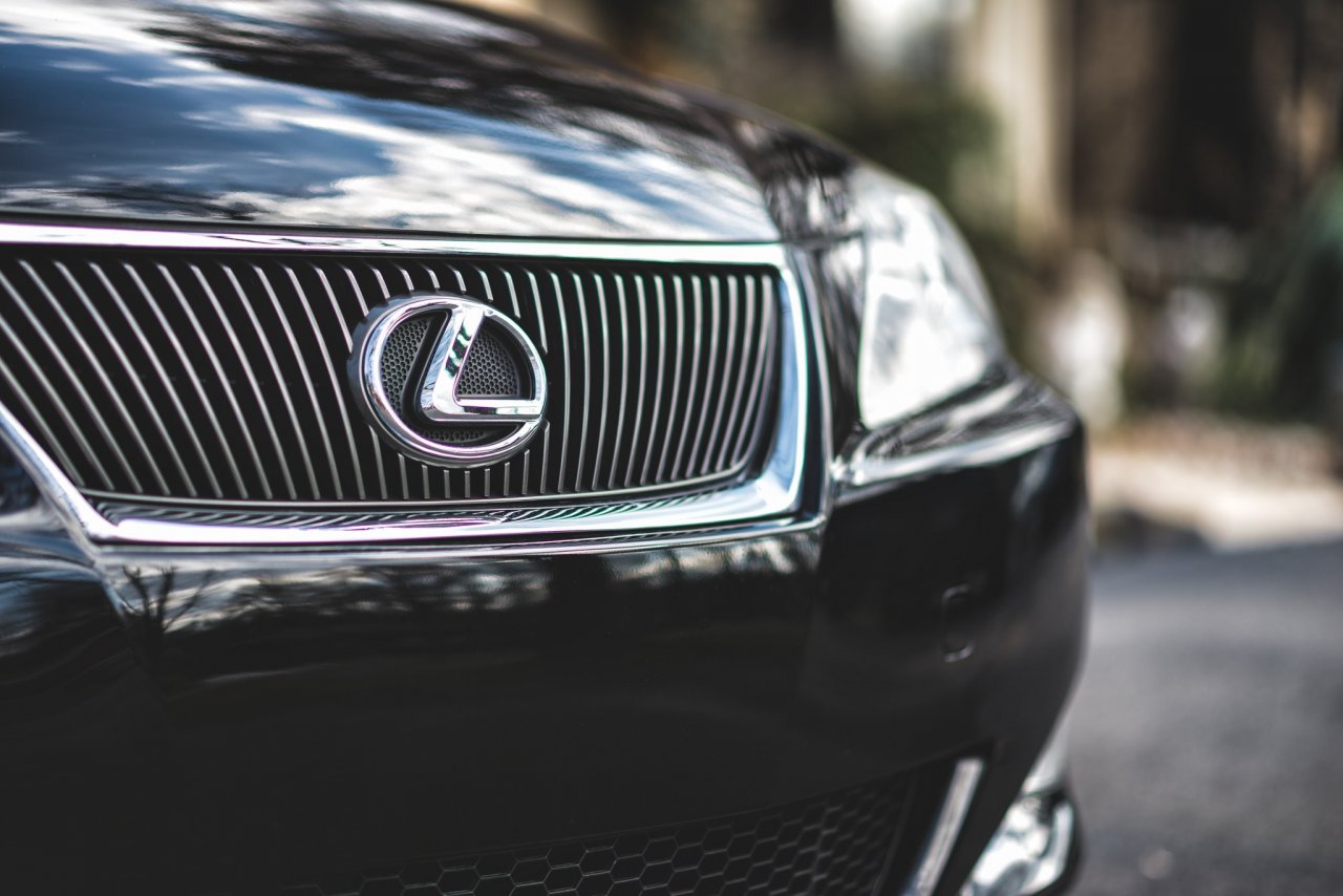 LEXUS, незаконно ввезённый из Абхазии, изъяли у иркутянина таможенники