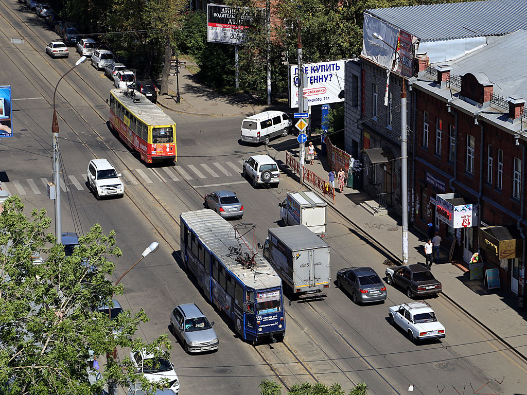 В центре Иркутска полицейские выстрелили в напавшего на них мужчину