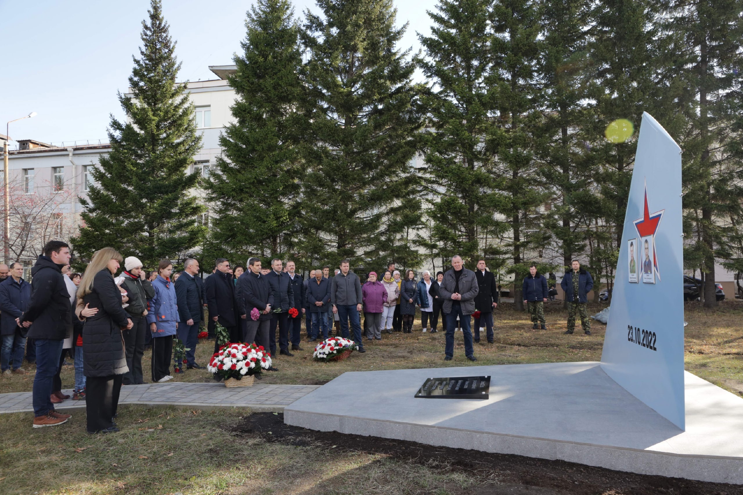 Мемориал пилотам разбившегося СУ-30 установили в Иркутске