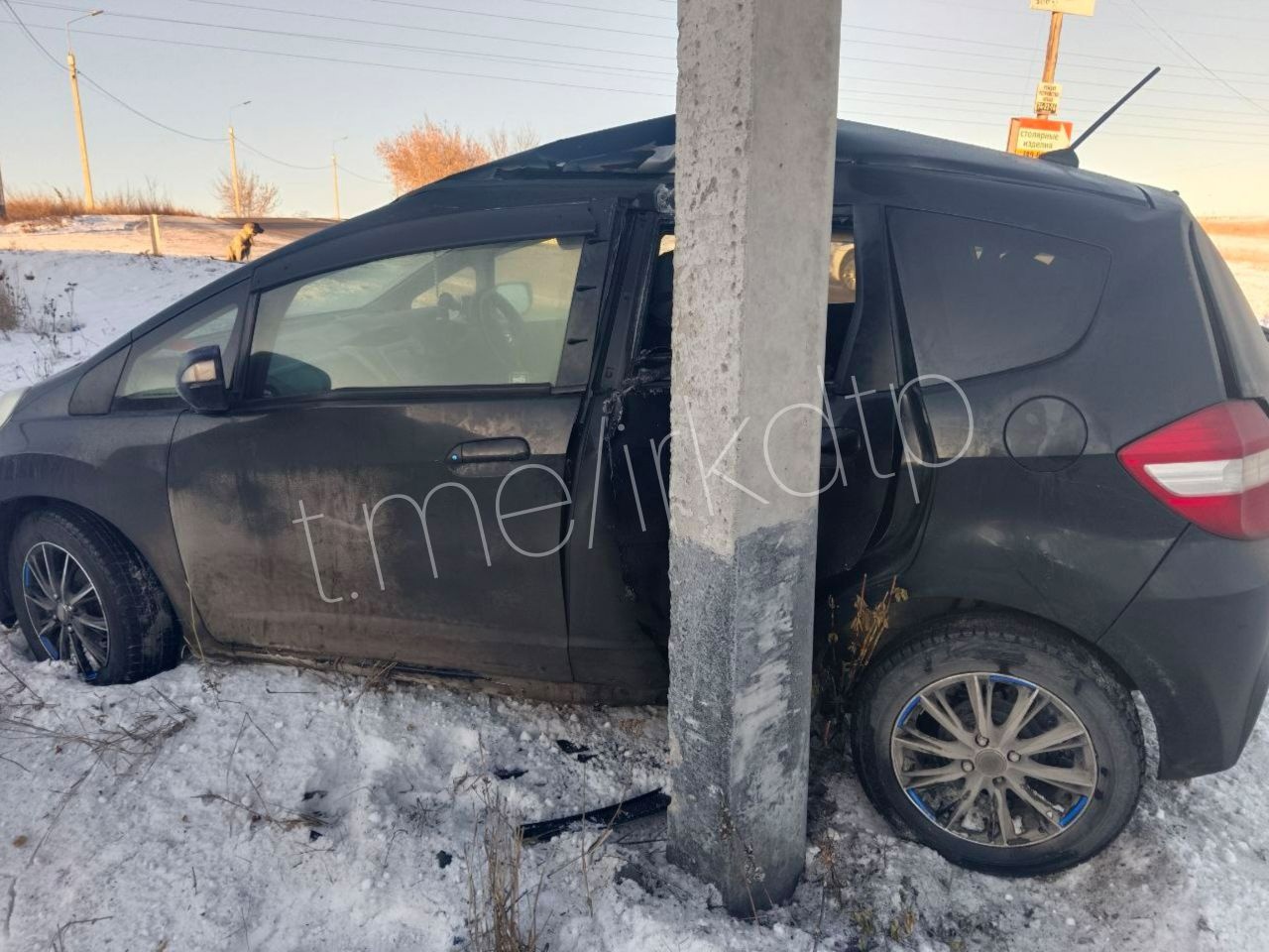 Такси врезалось в фонарный столб в Иркутском районе