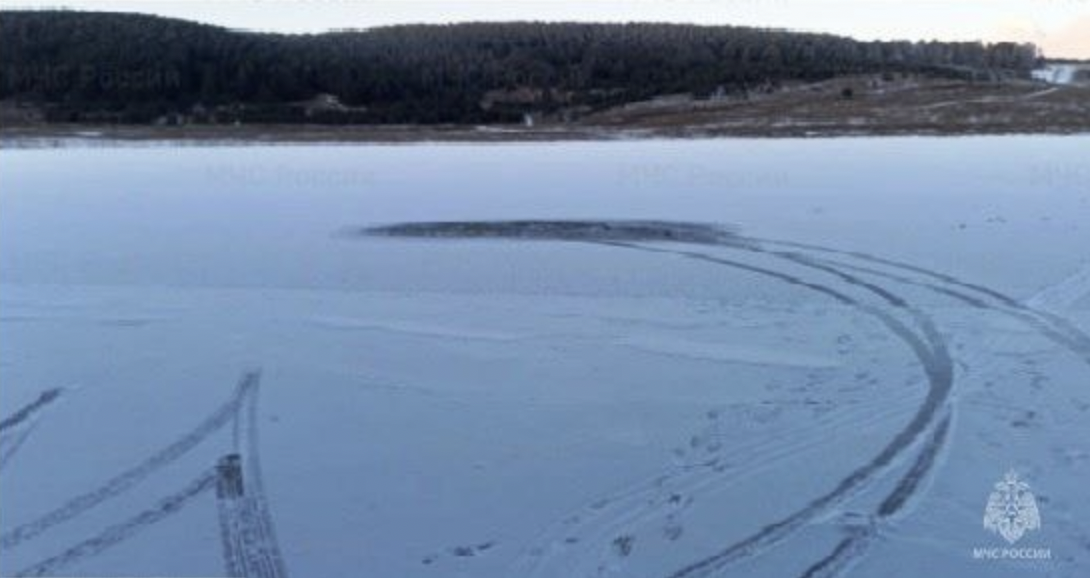 «Нива» провалилась под лед на Братском водохранилище, водитель погиб