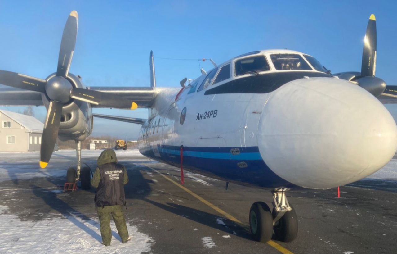 Ан-24 вернулся в аэропорт Иркутска после взлета из-за неполадок