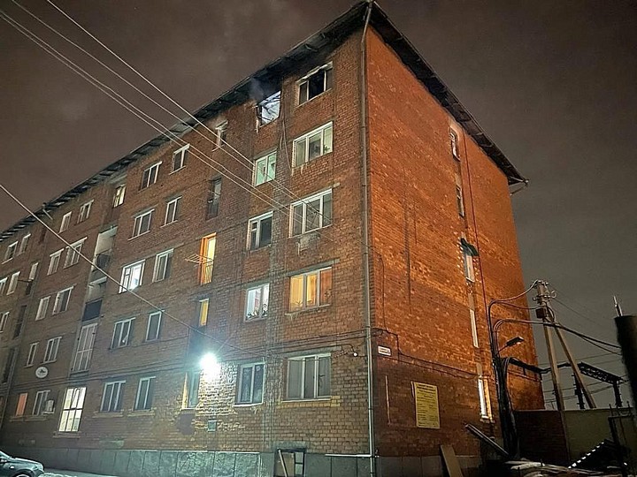 Родители и ребенок погибли на пожаре в квартире в Иркутске