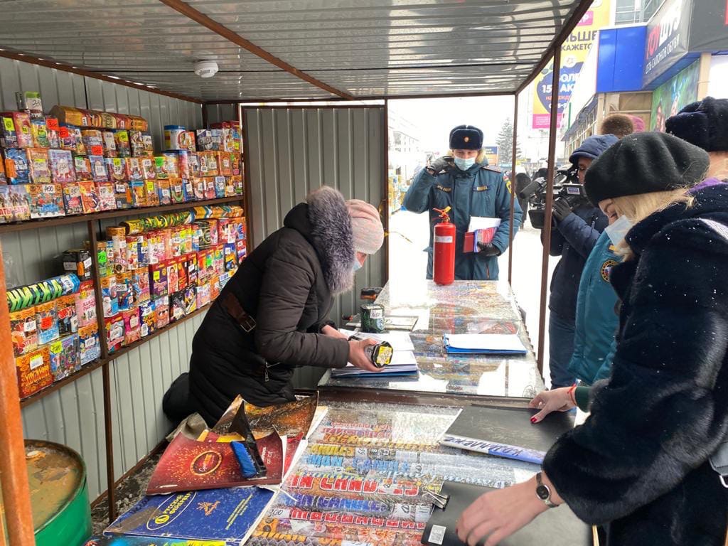 Точки продаж пиротехники проверяют в Иркутске