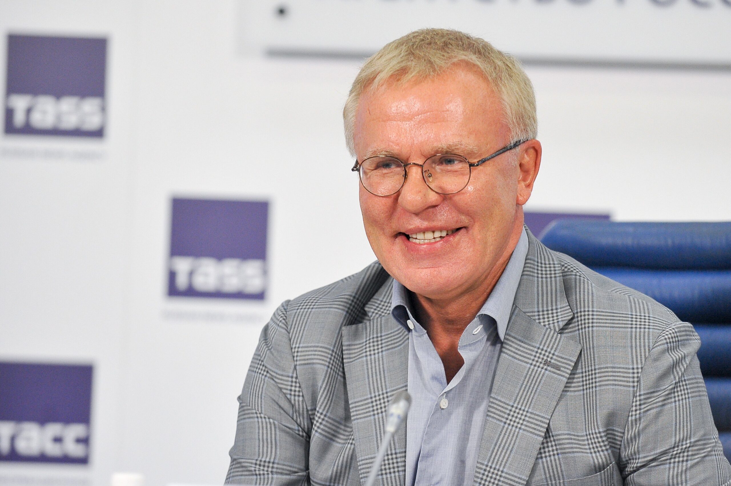 Хоккейный матч с участием Вячеслава Фетисова пройдет на льду Байкала