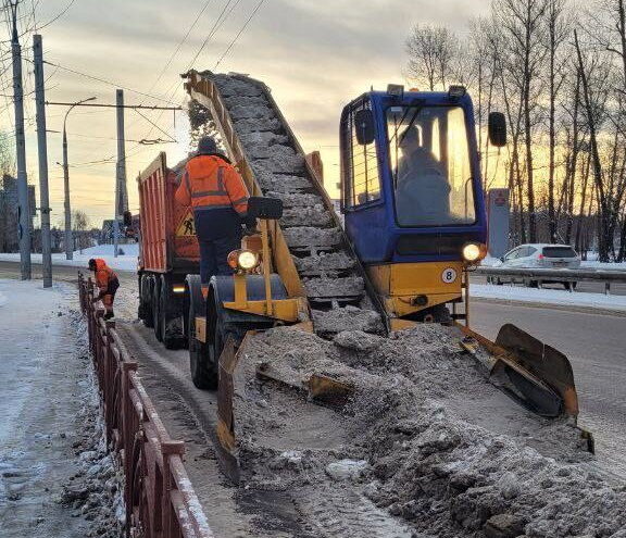 Более 900 тонн снега вывезли с иркутских улиц с начала года