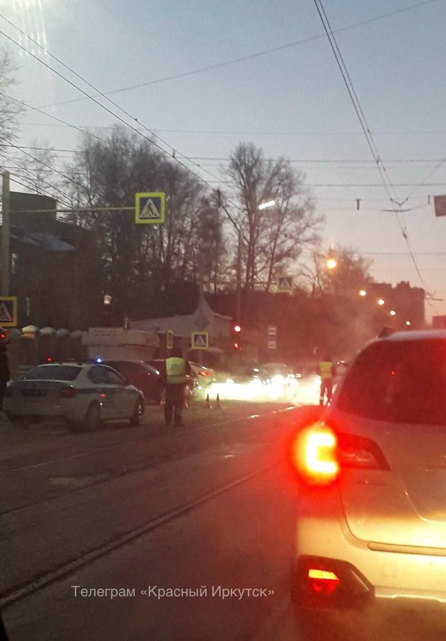 Несколько улиц Иркутска затоплены из-за аварии на сетях водоснабжения