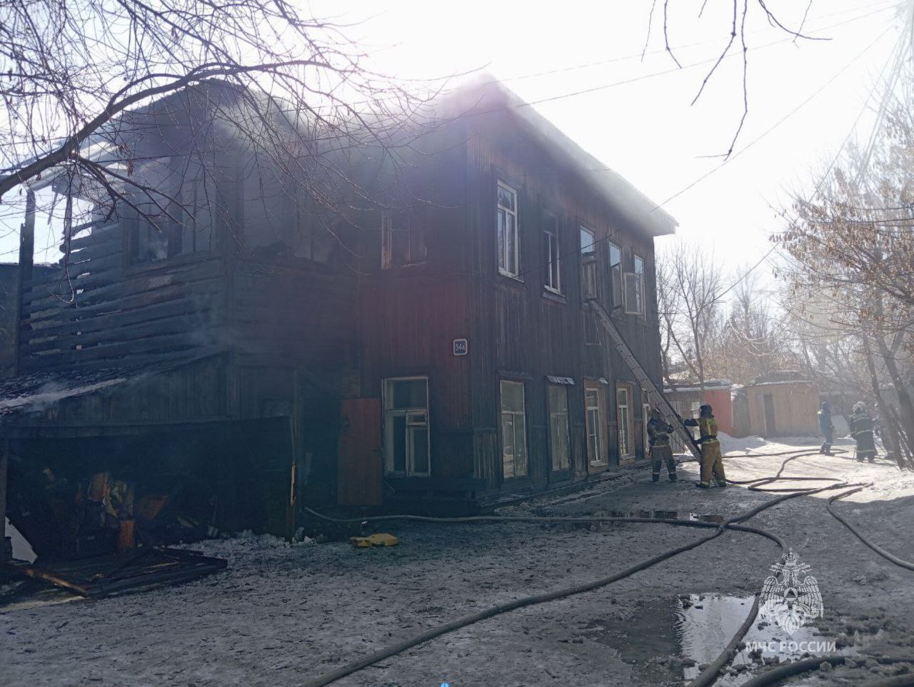 Пожар произошел в жилом доме на Декабрьских Событий