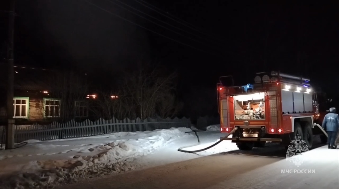 В Нижнеудинском районе горят школа и детский сад