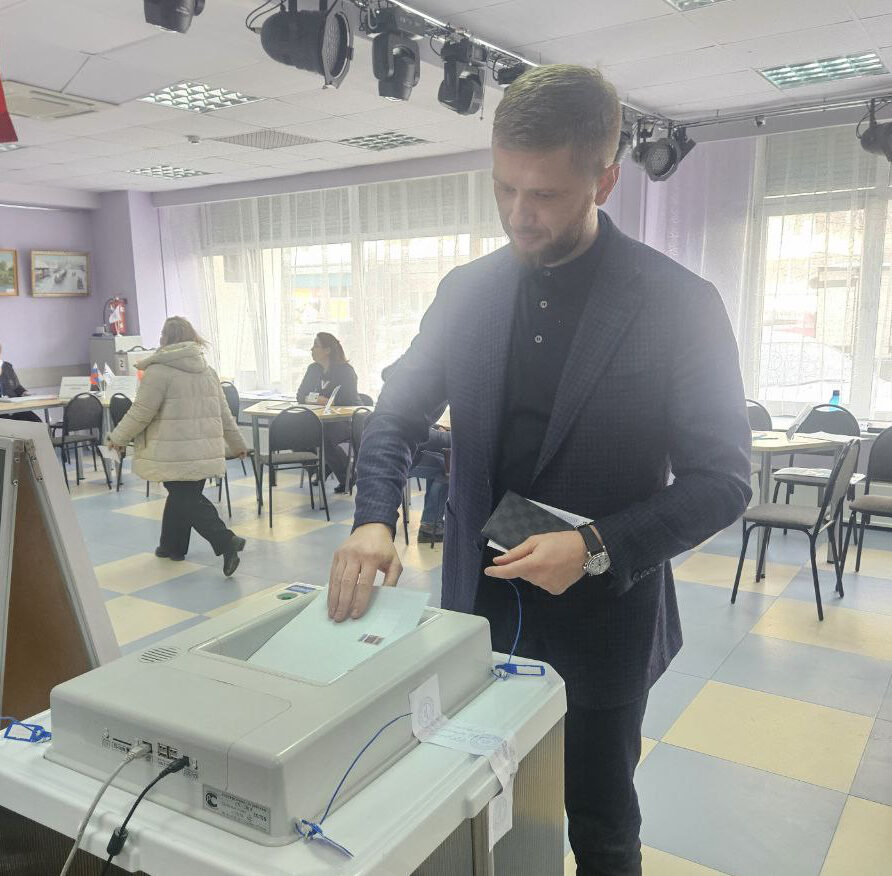 Спикер Думы и мэр Иркутска проголосовали на выборах Президента