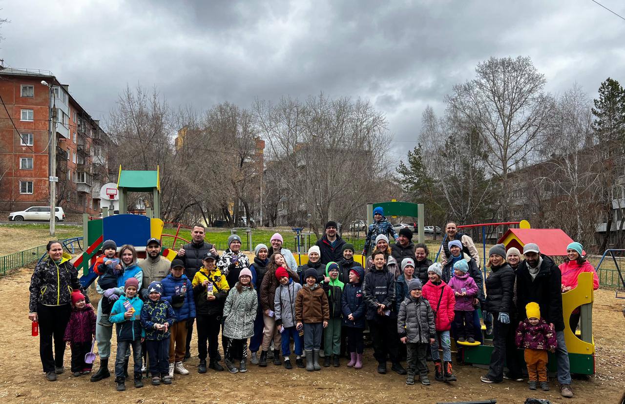 Фоторепортаж: Субботники на депутатских округах в Иркутске