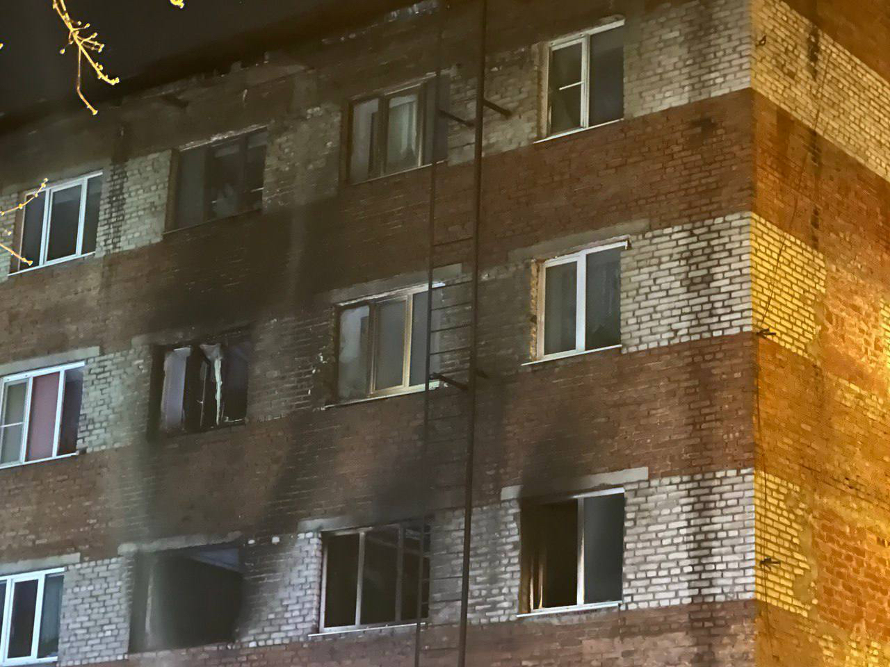 Жители поврежденной пожаром пятиэтажки в Шелехове получат выплаты