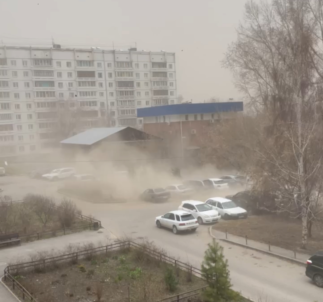 Пожары, отключение электричества и сорванные крыши – последствия урагана в Иркутске