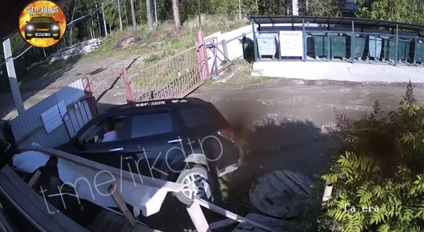 Джип сбил двух девочек на Мельничном тракте (видео)
