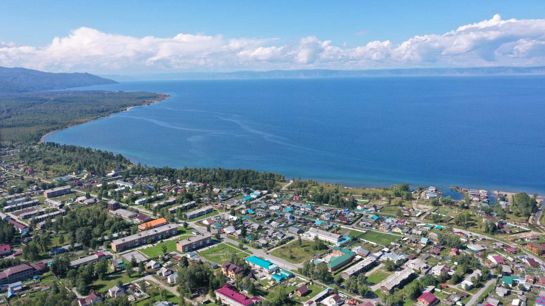 12-км пробка образовалась в Байкальске из-за фестиваля клубники