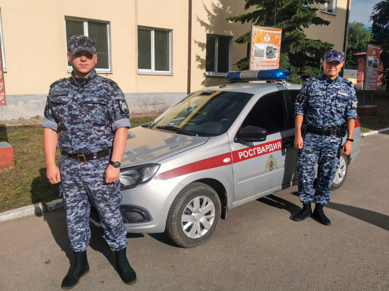Заблудившегося в городе мальчика помогли найти Росгвардейцы