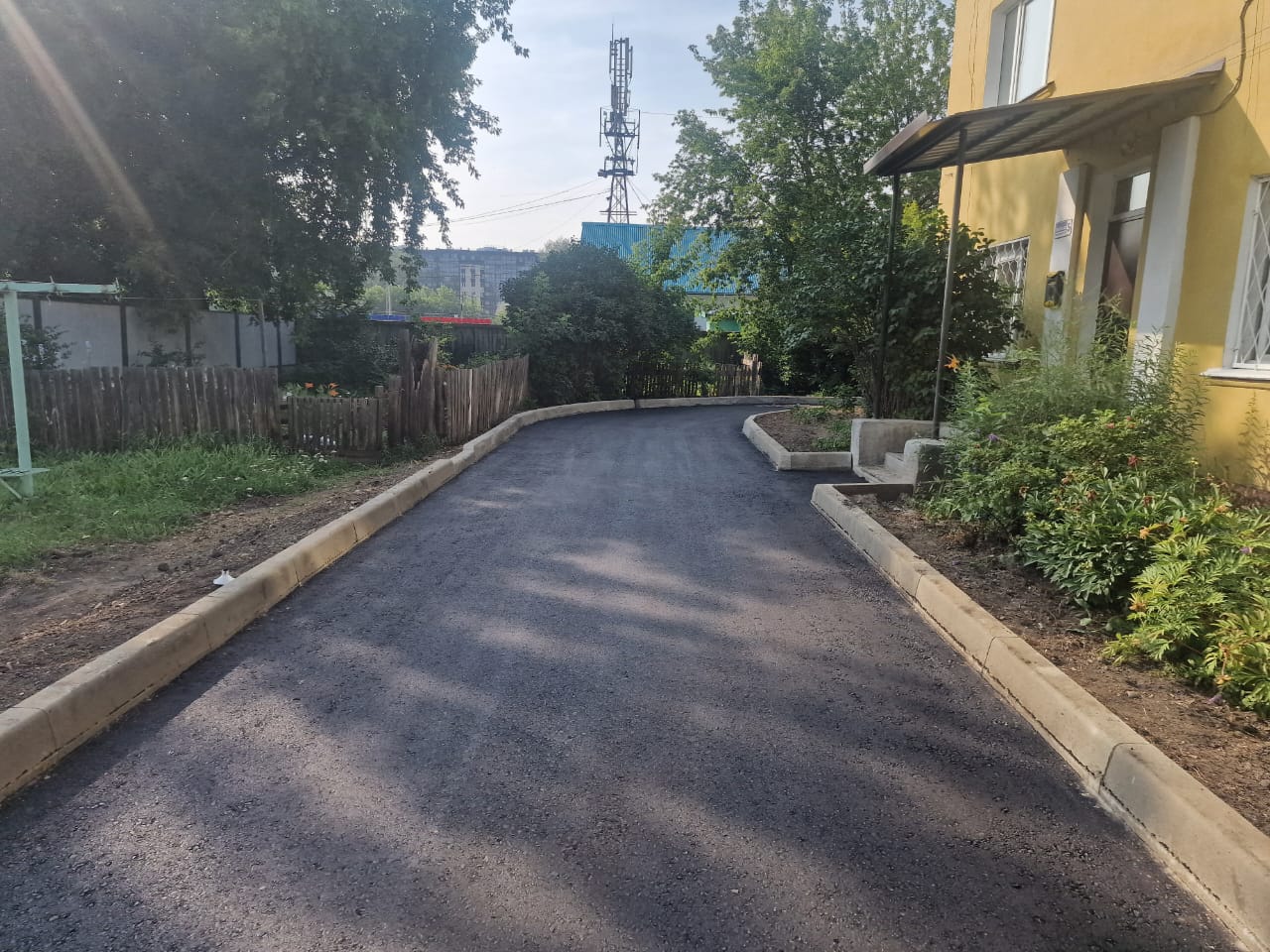 В 14 дворах Иркутска полностью закончили работы по благоустройству