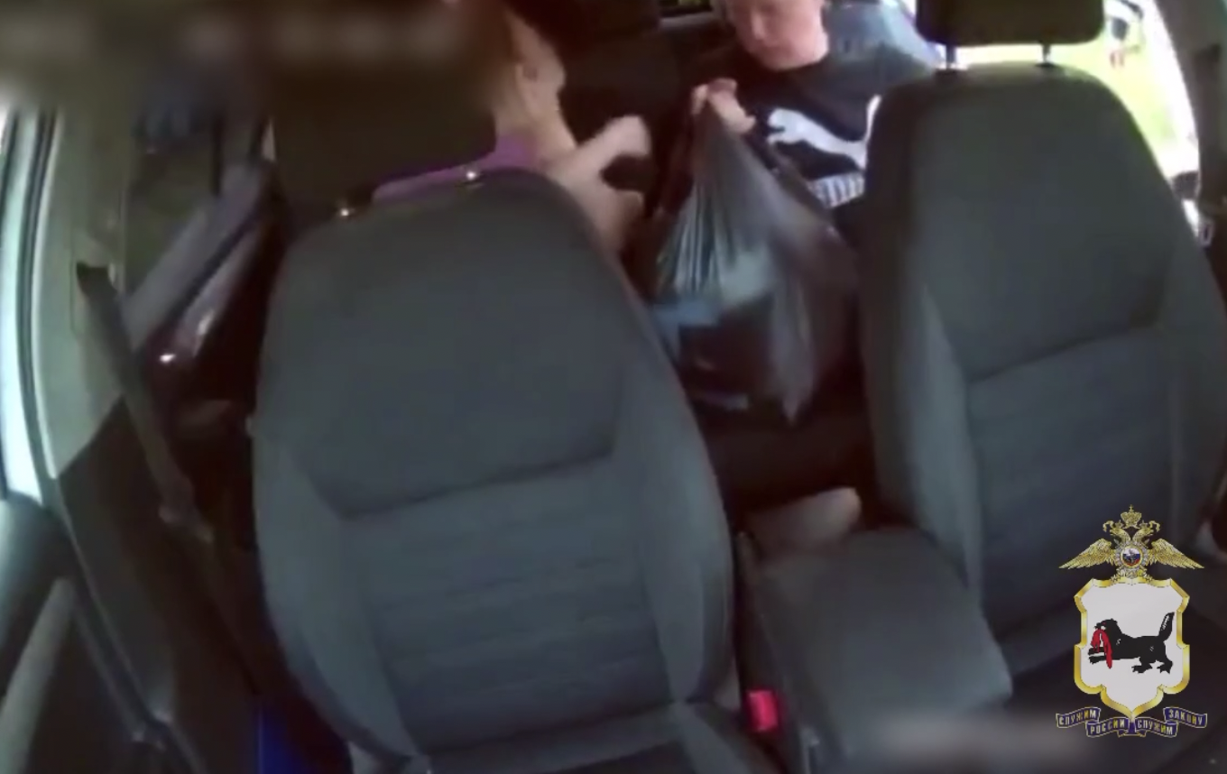 Ребенка, укушенного собакой, экстренно доставили в больницу полицейские Иркутска