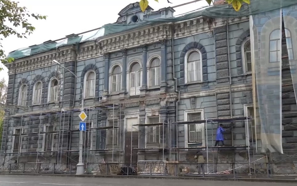 Ремонт Дома офицеров планируют завершить к маю 2025 года