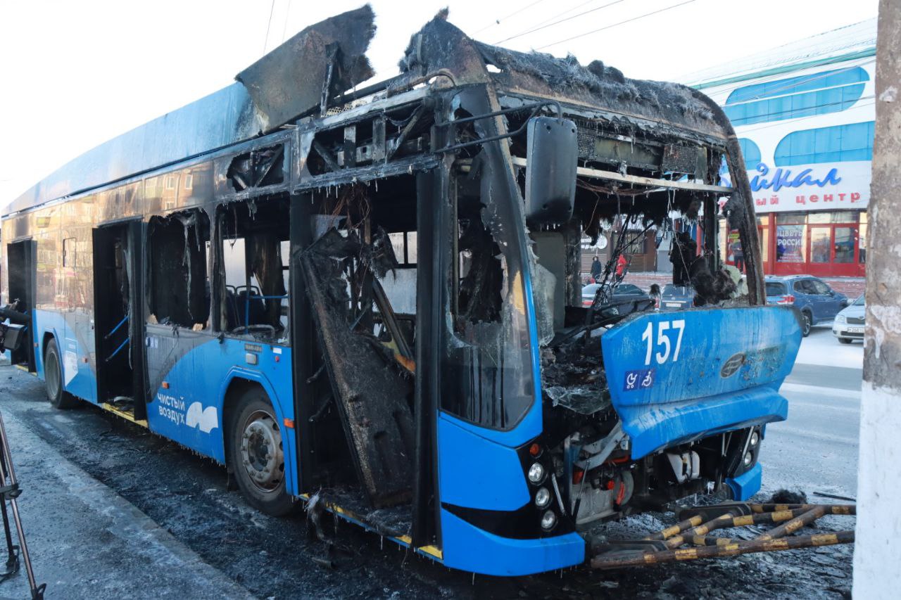 В Братске сгорел троллейбус