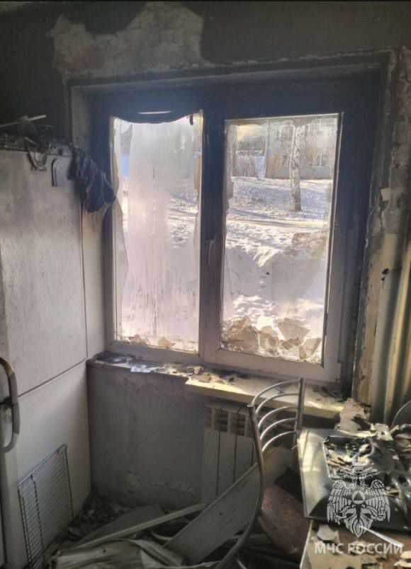 МЧС ищет мужчину, спасшего мальчика из горящей квартиры