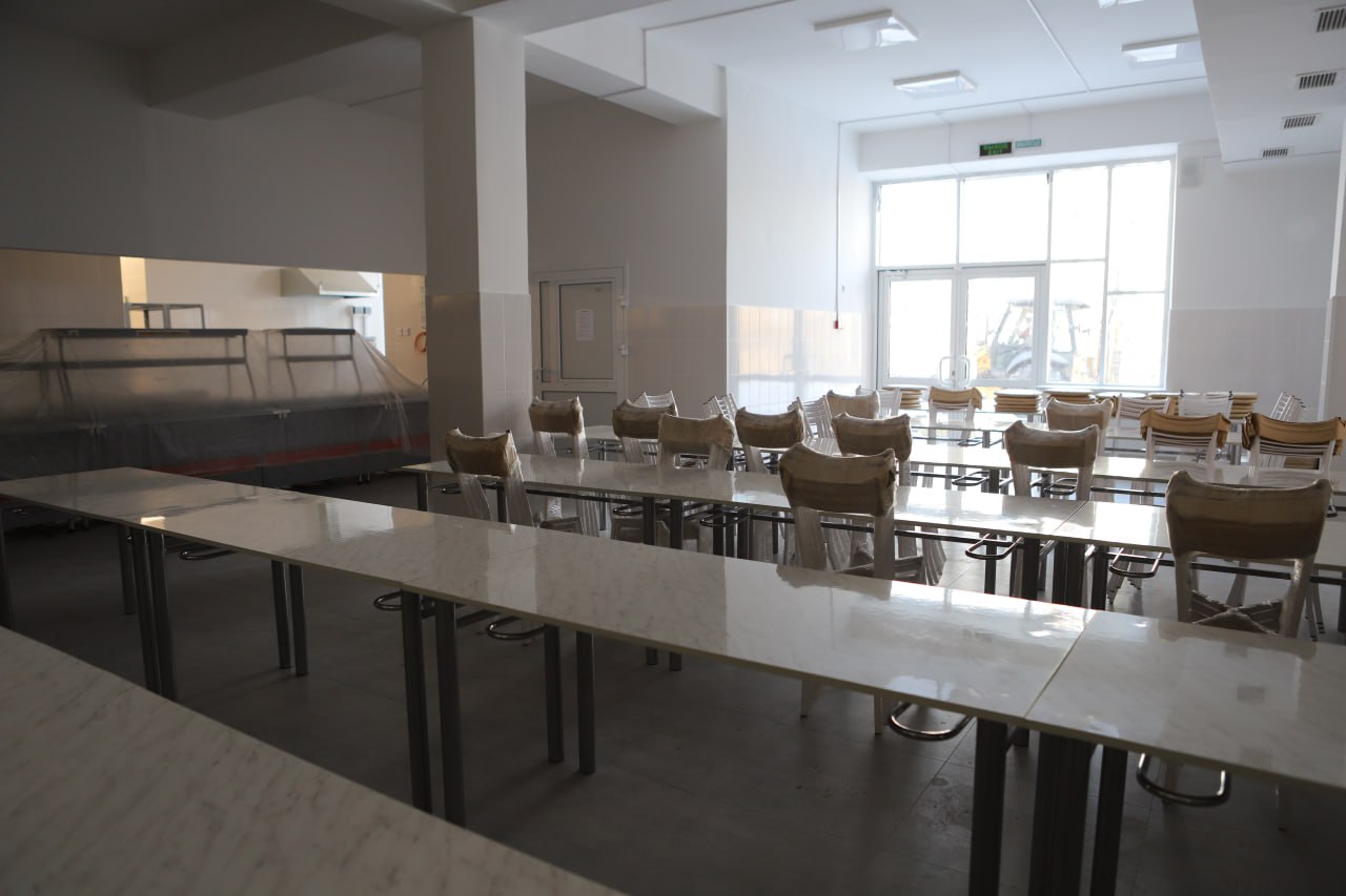 В строящейся школе № 75 в Иркутске завершили обустройство пищеблока