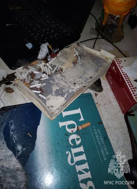 На Байкальской случился пожар в жилом доме из-за непотушенной сигареты