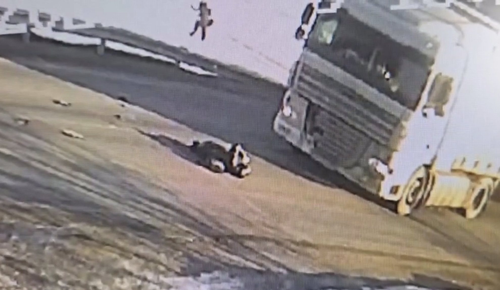 Фура сбила 12-летнюю девочку в Тулуне