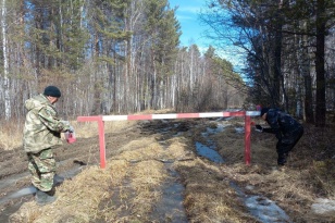 На въездах в лес по Байкальскому тракту установили шлагбаумы