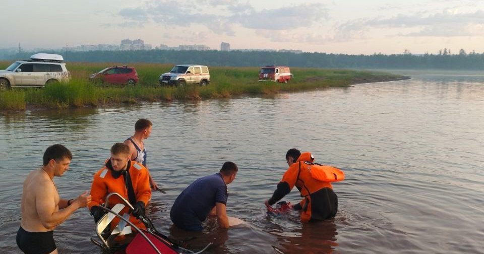 В Братске два человека погибли во время полета на параплане