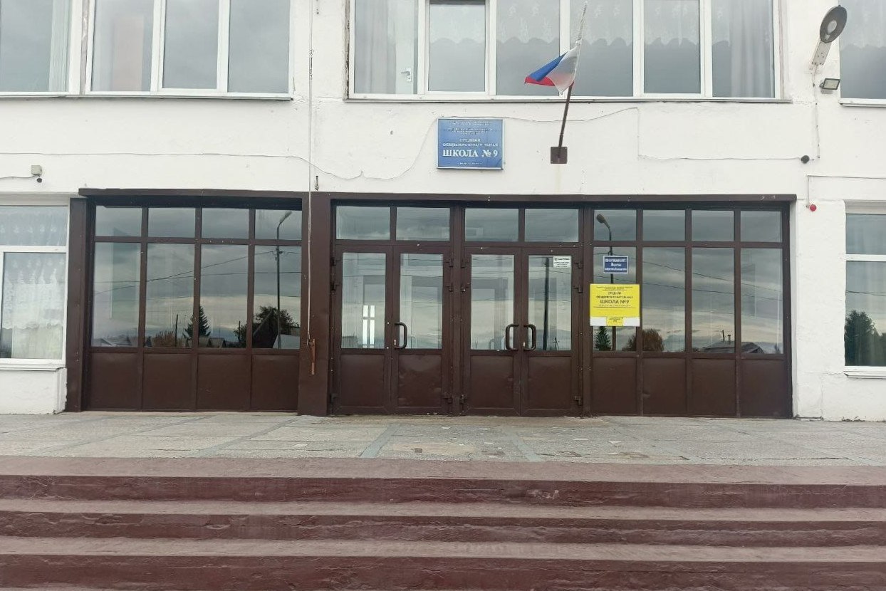 Жизни восьмиклассника, на которого в школе Зимы напал одноклассник, ничего не угрожает