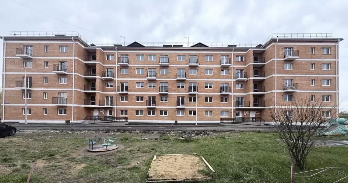В Зиме снесли аварийный дом, а жилье одной из семей не предоставили