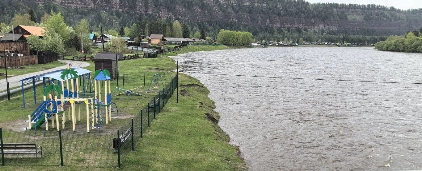 В Иркуте вода поднялась на два метра