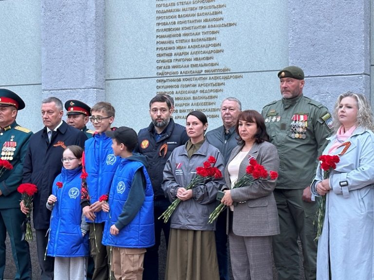 ПР-Депутаты Думы города Иркутска принимают участие в мероприятиях, посвященных Дню памяти и скорби (1)