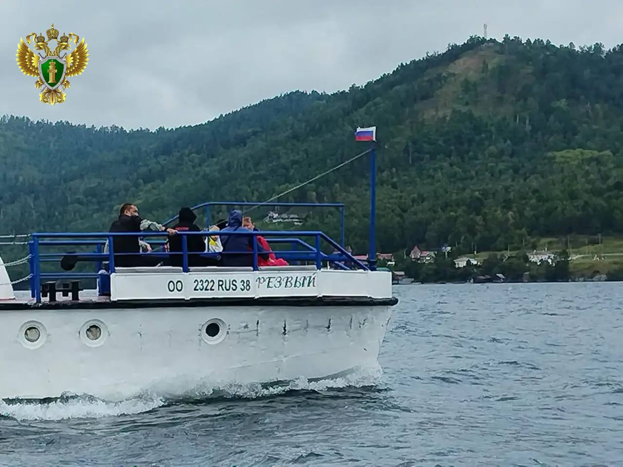 В Листвянке нелегально перевозили туристов по Байкалу на судне «Резвый»