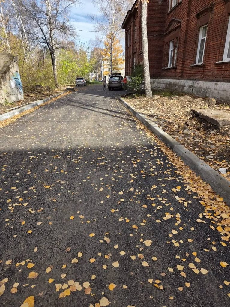 Ремонт дорог и дворов завершается на депутатских округах (фоторепортаж)