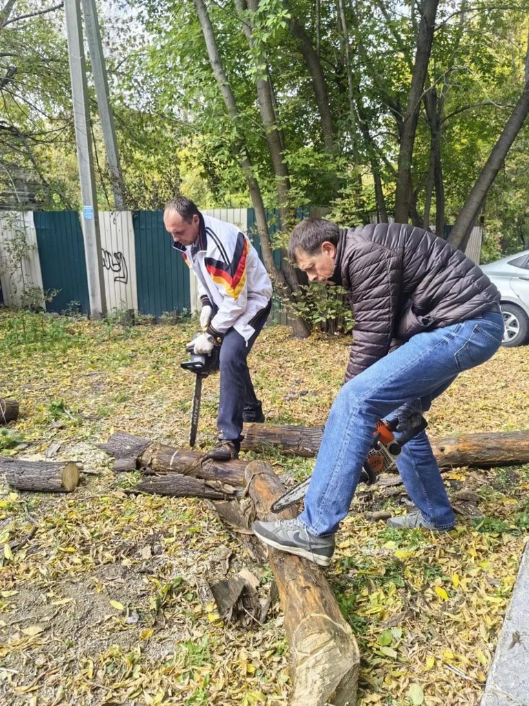 Большой субботник прошел в Иркутске (фоторепортаж)