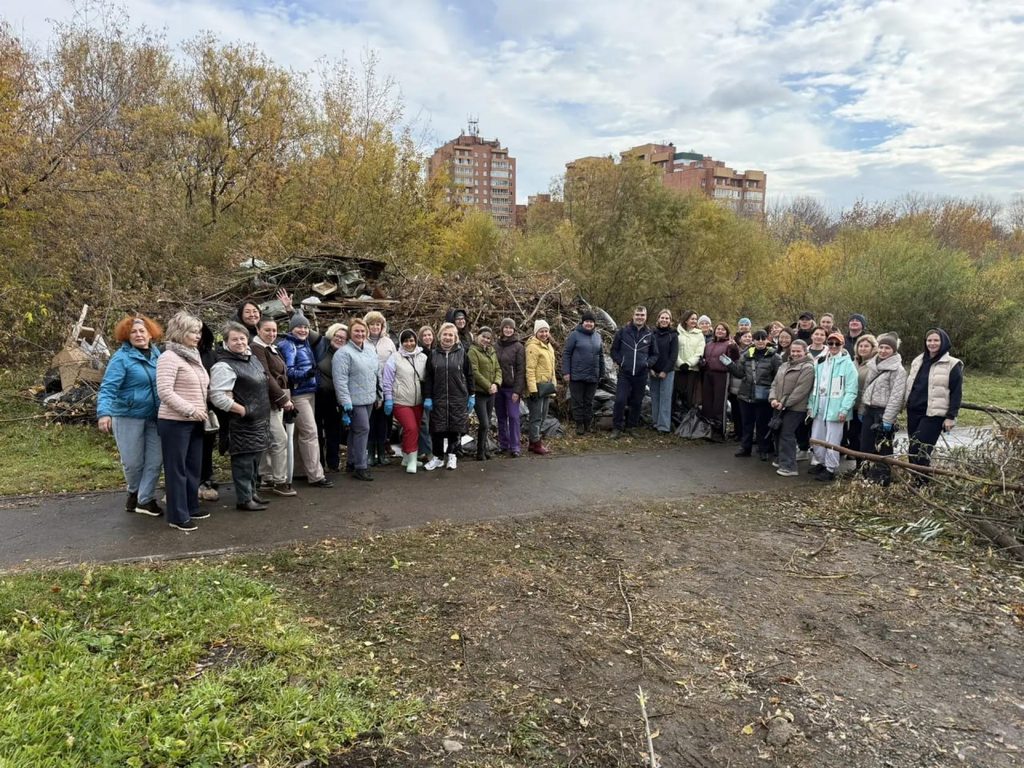 Большой субботник прошел в Иркутске (фоторепортаж)