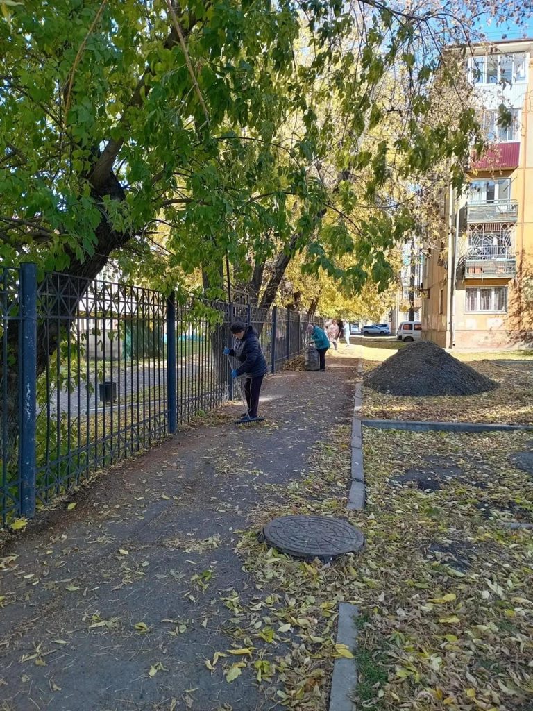 Большой субботник прошел в Иркутске (фоторепортаж)