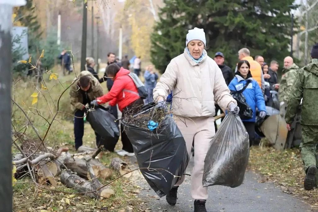 Большой субботник прошел в Иркутске (фоторепортаж)