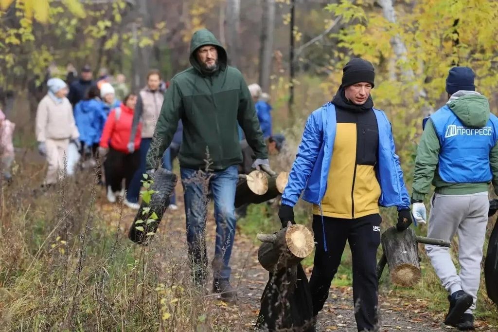 Большой субботник прошел в Иркутске (фоторепортаж)