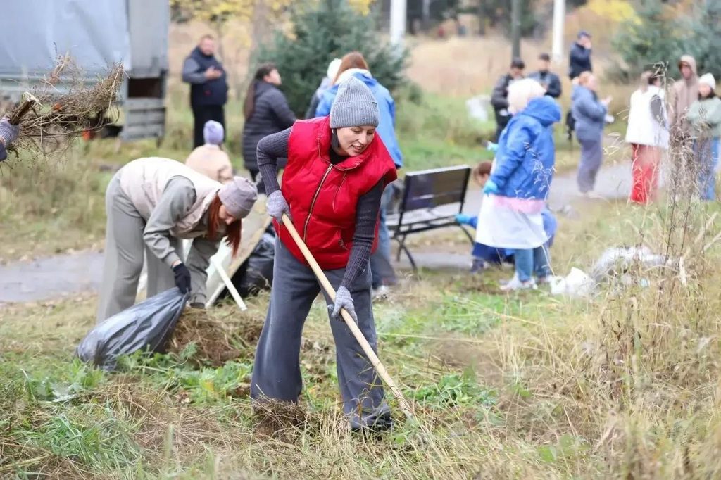 Большой субботник прошел в Иркутске (фоторепортаж)