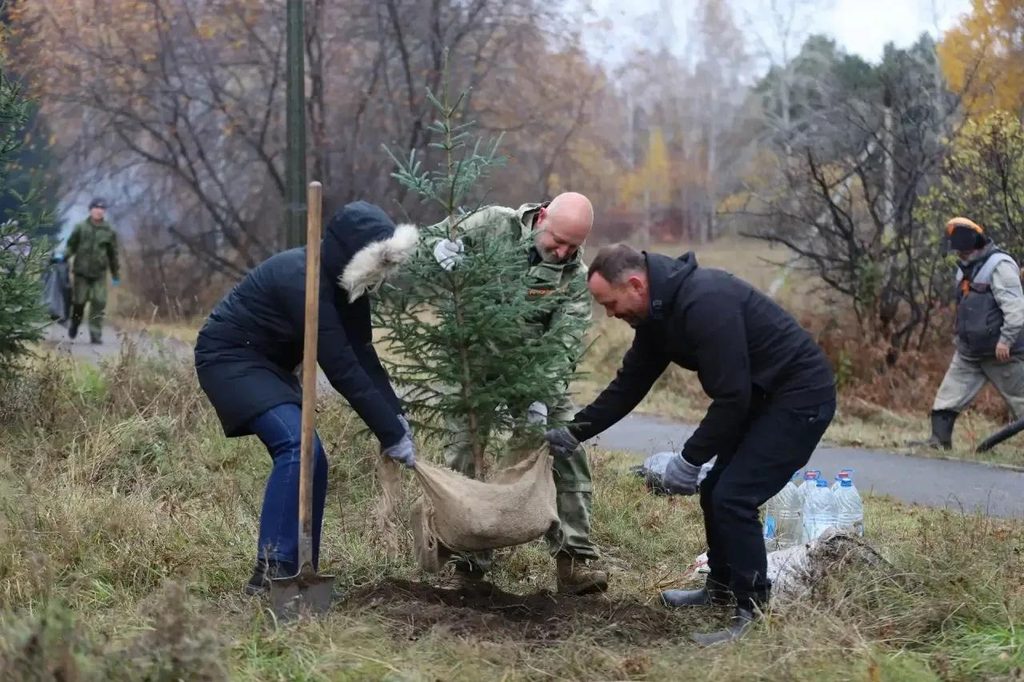 Большой субботник прошел в Иркутске (фоторепортаж)